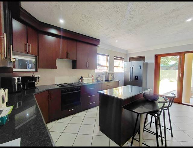 3 BEDROOM FREESTANDING FOR SALE IN BENDOR